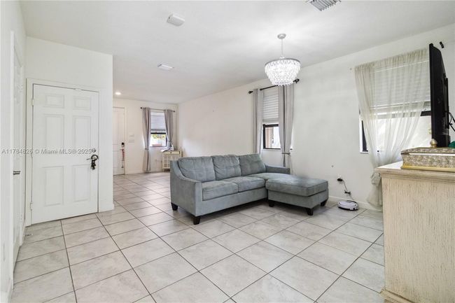 25037 Sw 114 Th Ct, Townhouse with 3 bedrooms, 3 bathrooms and null parking in HOMESTEAD FL | Image 10