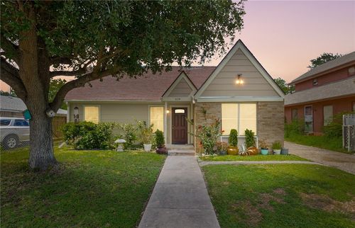 628 Southern St, Corpus Christi, TX, 78404-2928 | Card Image