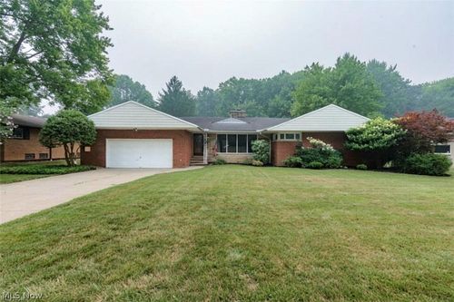 10710 Cardinal Ln, Brecksville, OH, 44141-1452 | Card Image
