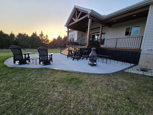 110 Bedford Ct, Cadillac, MI, 49601-8316 | Card Image