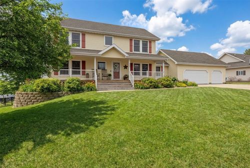 333 Hillview Dr Se, Mount Vernon, IA, 52314-9717 | Card Image