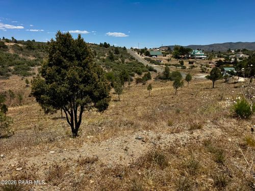 16776 W Trap Rd, Peeples Valley, AZ, 86332-8649 | Card Image