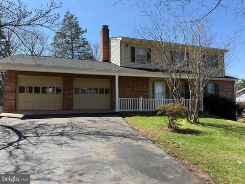 8906 Weir St, MANASSAS, VA, 20110-4945 | Card Image