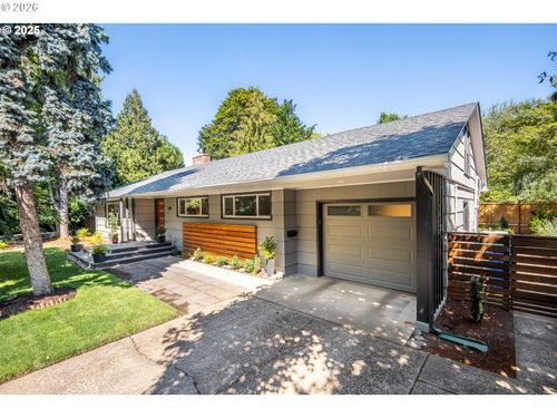 2015 Eastwood Ln, Eugene, OR, 97401-2387 | Card Image