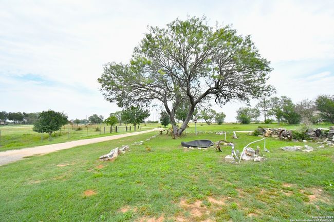 8389 E Loop 1604 S, House other with 5 bedrooms, 5 bathrooms and null parking in Adkins TX | Image 6