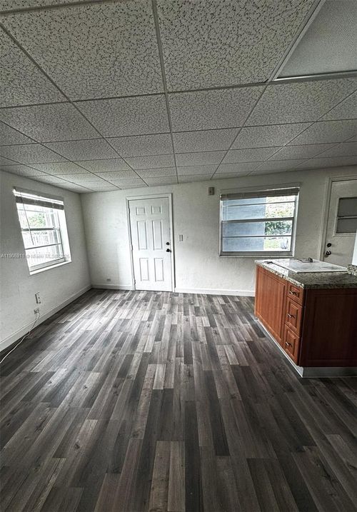 apt-112-1610 Nw North River Dr, Miami, FL, 33125-2648 | Card Image