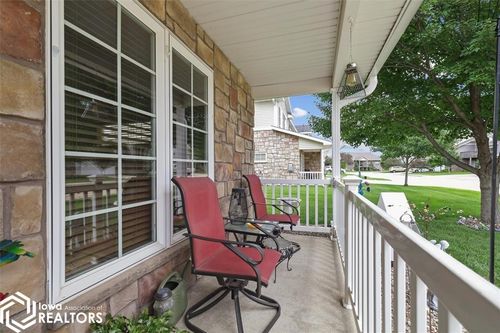 2237 3rd Ave Sw, Altoona, IA, 50009-7810 | Card Image