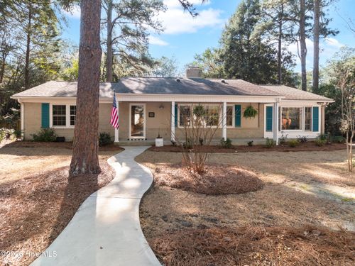 145 Duffers Ln, Southern Pines, NC, 28387-6541 | Card Image