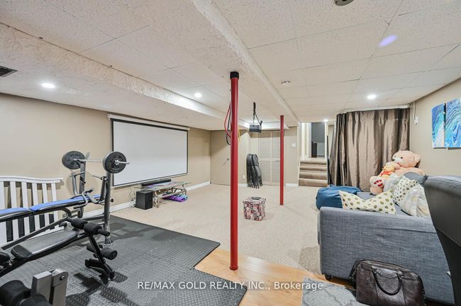 10 Cupola Crt, House attached with 4 bedrooms, 2 bathrooms and 4 parking in Brampton ON | Image 29