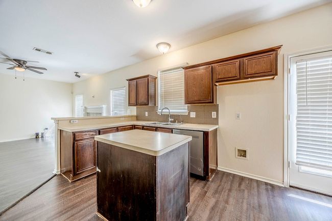 5936 Firethorn Dr, House other with 4 bedrooms, 3 bathrooms and null parking in Dallas TX | Image 16