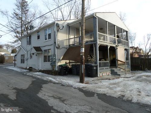 216 N 3rd St, West Hazleton, PA, 18202-3950 | Card Image