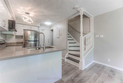 55-67 Valleyview Rd, Kitchener, ON, N2E3J1 | Card Image