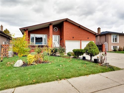 18 Pavarotti Crt, Hamilton, ON, L8G4P8 | Card Image