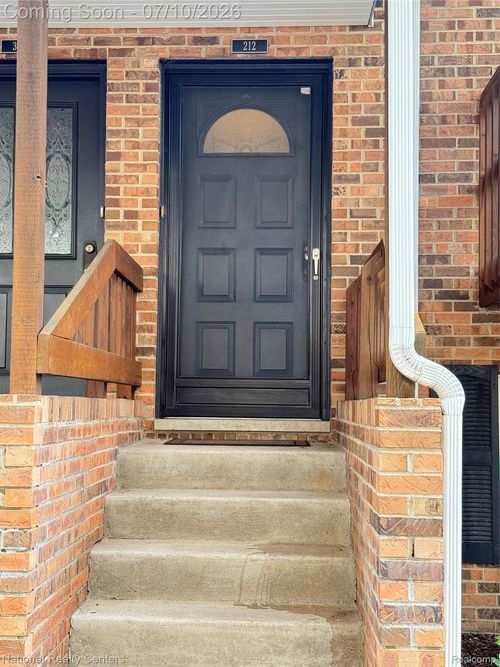 22-212 Pinewood Dr, Plymouth, MI, 48170-1980 | Card Image