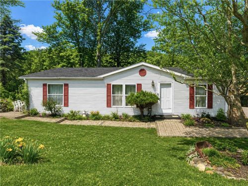 34 First St, Ellwood City, PA, 16117-2565 | Card Image