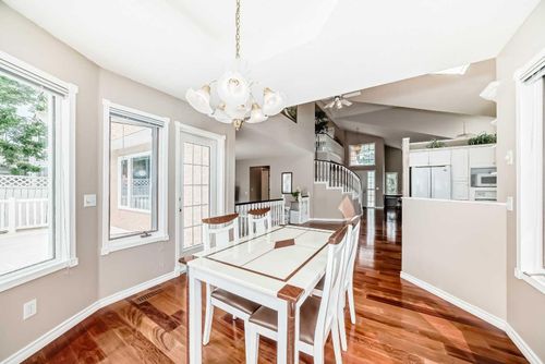 1405 Shawnee Rd Sw, Calgary, AB, T2Y2T1 | Card Image