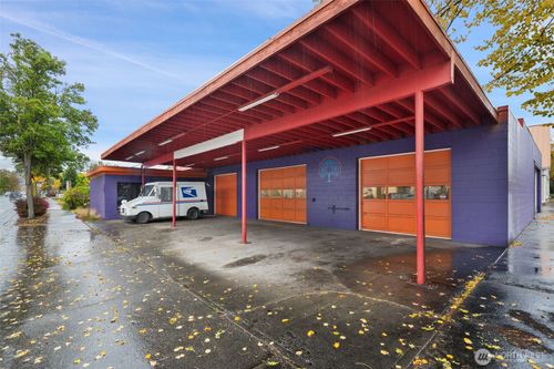 209 S Sequim Ave, Sequim, WA, 98382-3805 | Card Image