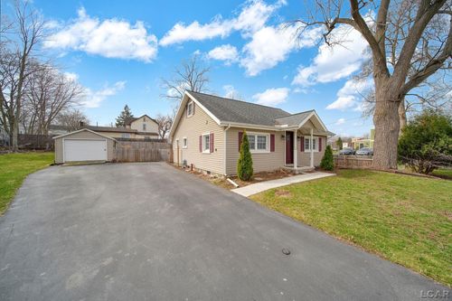 126 E Albert St, Adrian, MI, 49221-1713 | Card Image