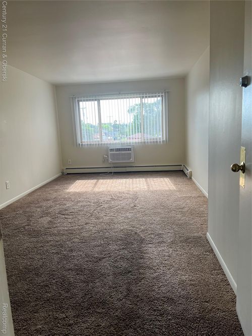 apt-19-822 Biddle Ave, Wyandotte, MI, 48192-2951 | Card Image