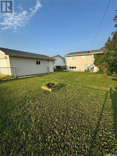 532 Simpson Cres, House other with 4 bedrooms, 2 bathrooms and null parking in Hudson Bay SK | Image 3