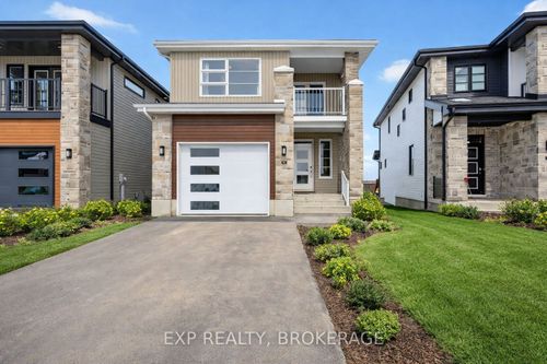 9 Erie Crt, Amherstview, ON, K7N0E3 | Card Image