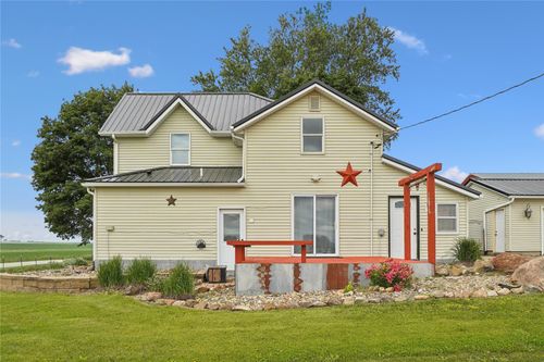 3257 132nd St, Sumner, IA, 50674-9585 | Card Image