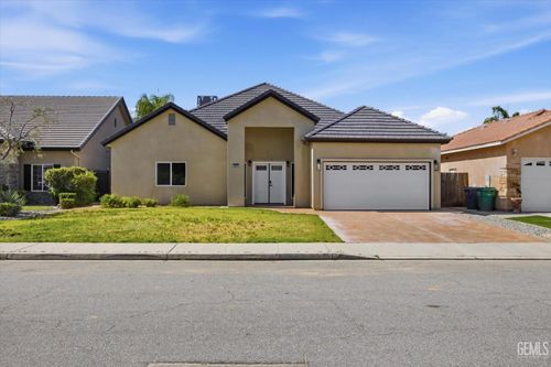 547 Shady Meadow Ct, Bakersfield, CA, 93308-9257 | Card Image