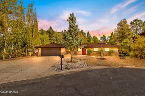 1024 E Hillcrest Drive, Flagstaff, AZ, 86004 | Card Image