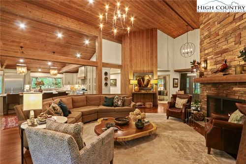 198 Little Harbour, Vilas, NC, 28692-8386 | Card Image