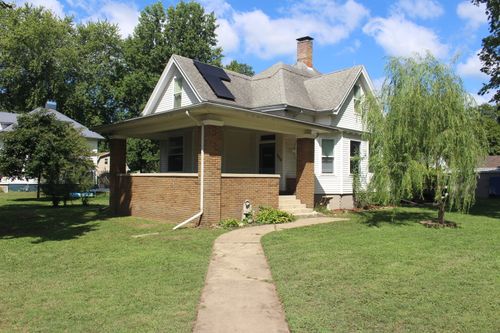 300 W Linden St, San Jose, IL, 62682-6165 | Card Image