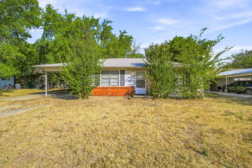 945 W Park St, Stephenville, TX, 76401-2455 | Card Image