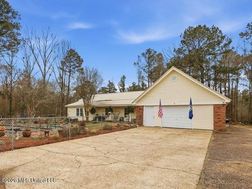 176 Will Stutely Dr, Brandon, MS, 39042-9464 | Card Image