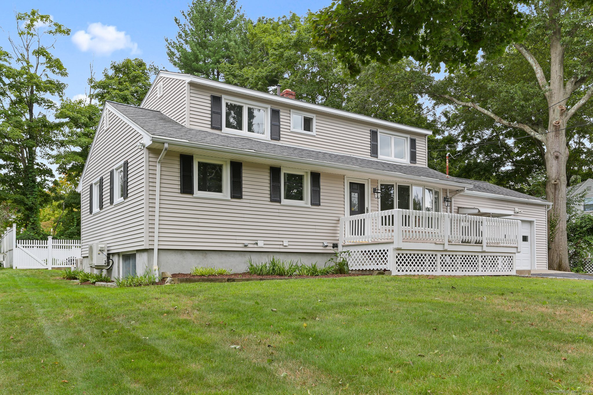 Sasapequan Rd, Fairfield, CT 06824