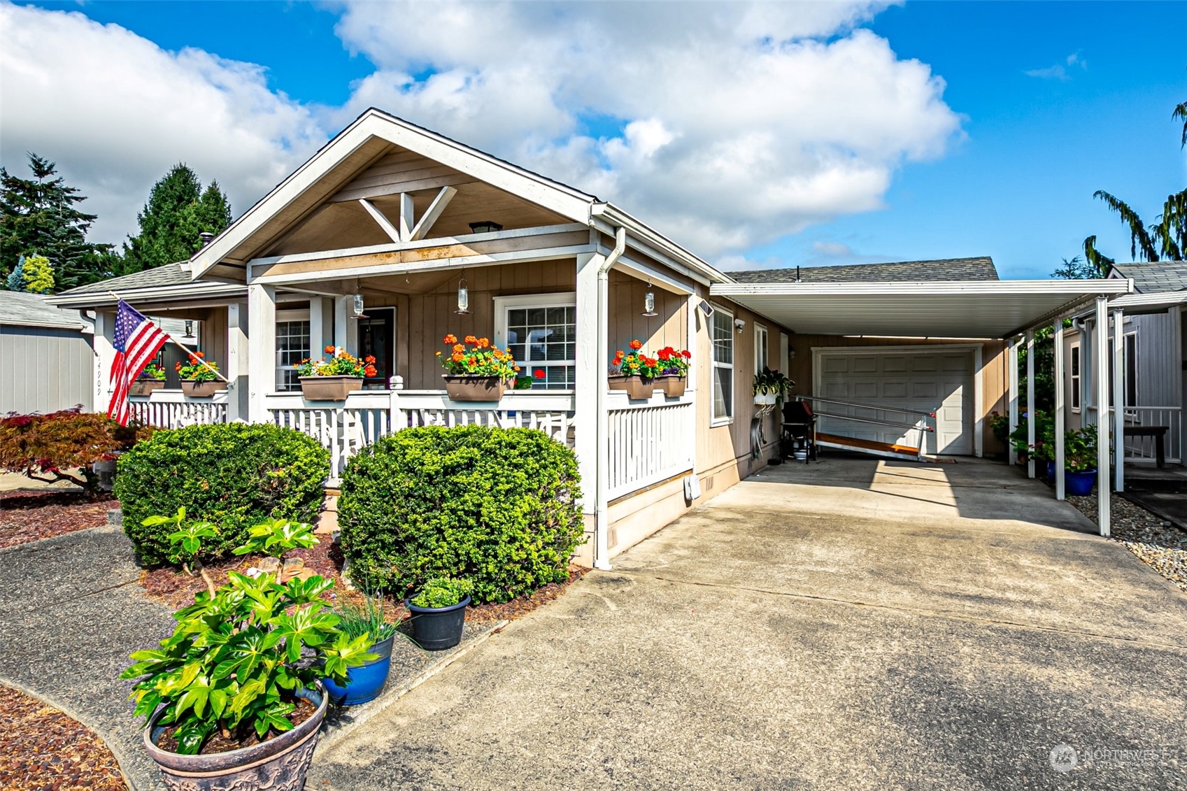 121st St, Puyallup, WA 98374