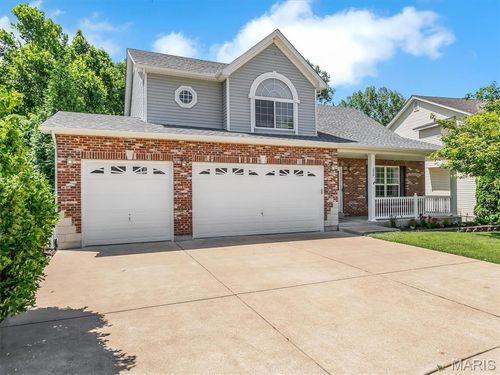 1028 Winter Lake Dr, Fenton, MO, 63026-8016 | Card Image