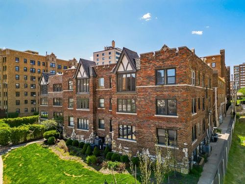 202-700 W 48th Street, Kansas City, MO, 64112 | Card Image