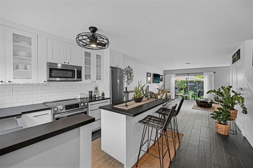 210-450 Se 7th St, Dania Beach, FL, 33004 | Card Image