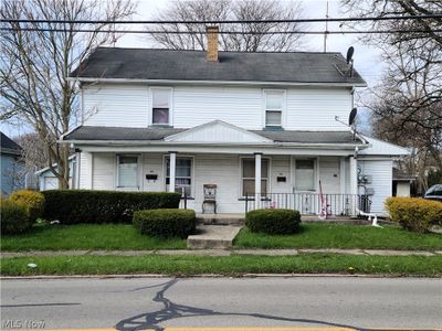 View of front of house with a porch | Image 1