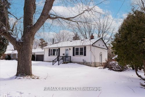 5323 Lawrence Ave E, Scarborough, ON, M1C1R5 | Card Image