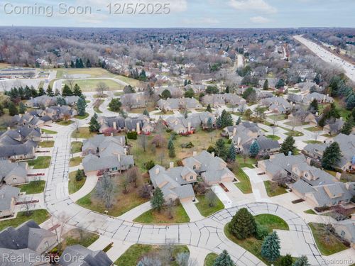 96-1231 Autumn Dr, Troy, MI, 48098-5109 | Card Image