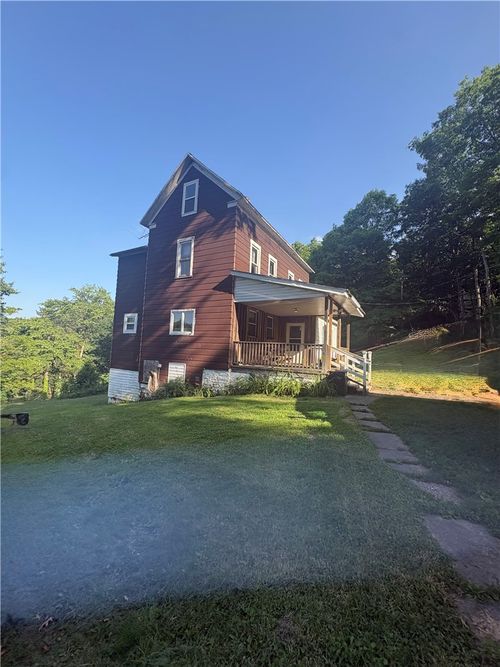 240 Wertz Rd, Johnstown, PA, 15902-4400 | Card Image
