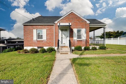 209 Carroll St, READING, PA, 19611-1935 | Card Image