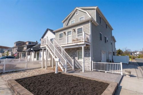 36 West Blvd, East Rockaway, NY, 11518-2520 | Card Image