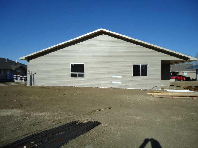 #24 and #33 Lacacy Lane, Home with 2 bedrooms, 1 bathrooms and 1 parking in Rimbey AB | Image 2