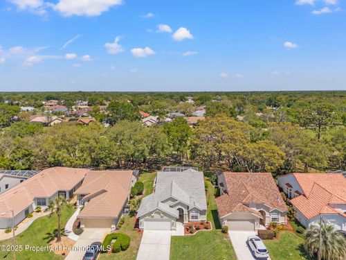 9375 French Quarters Cir, WEEKI WACHEE, FL, 34613-4213 | Card Image