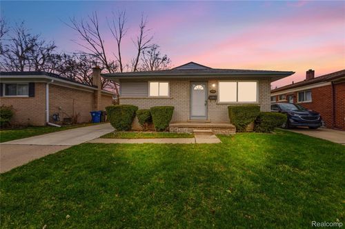 10039 Farley, Redford, MI, 48239-2068 | Card Image