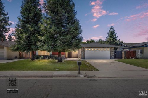 3005 Estero Street, Bakersfield, CA, 93309 | Card Image