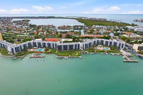 f401-1085 Bald Eagle Dr, MARCO ISLAND, FL, 34145-2143 | Card Image