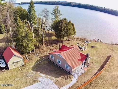 12 Berry Patch Ln, Crown Point, NY, 12928-2723 | Card Image