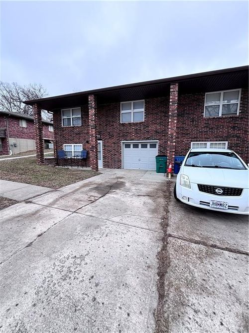 7109 N Park Ave, Gladstone, MO, 64118-2351 | Card Image